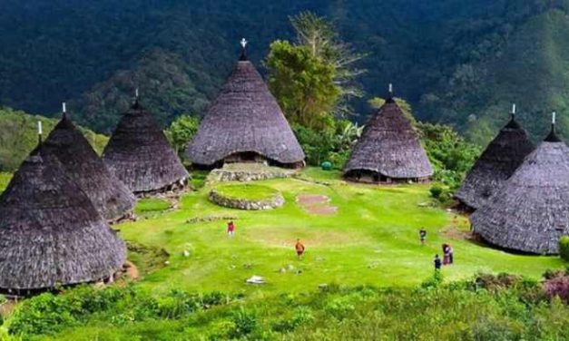 Ragam Wisata Dan Tradisi Unik Di Indonesia