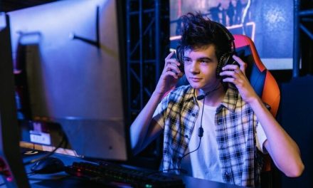 Gaming Online Dan Komunitas Virtual