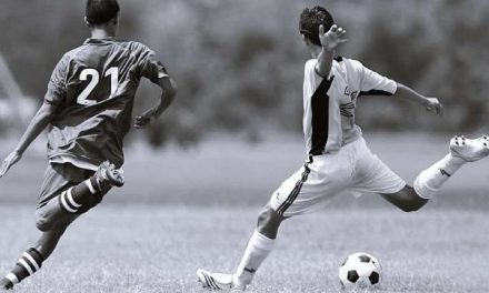 Sepak Bola Modern: Antara Hiburan, Bisnis, Dan Prestasi