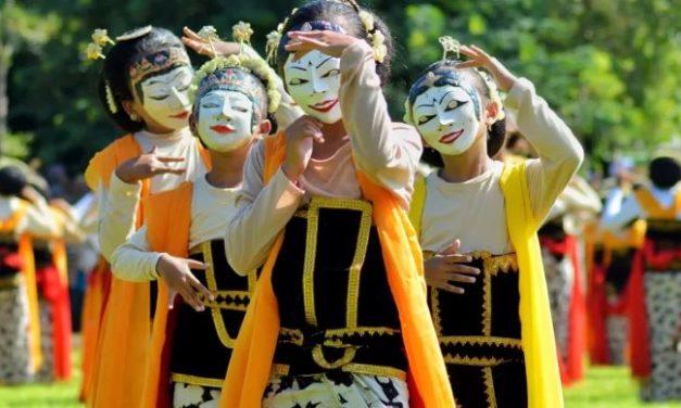 Keunikan Tradisi Dan Budaya Lokal Yang Masih Dilestarikan