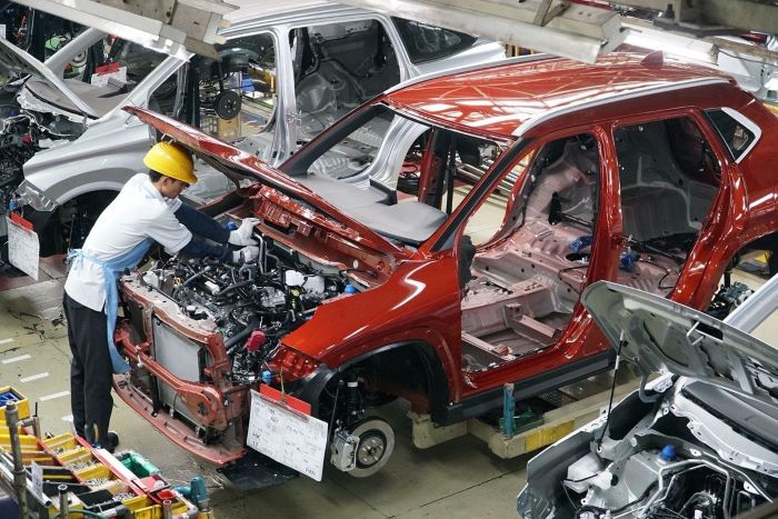 Industri Otomotif Menghadapi Transformasi Besar