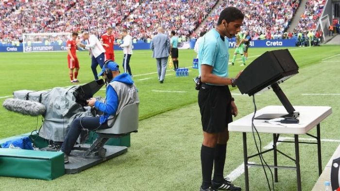 Pengaruh Teknologi VAR Dalam Dunia Sepak Bola