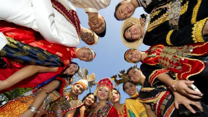 Kegiatan Lokal Yang Mengandung Nilai Kebersamaan Dan Budaya